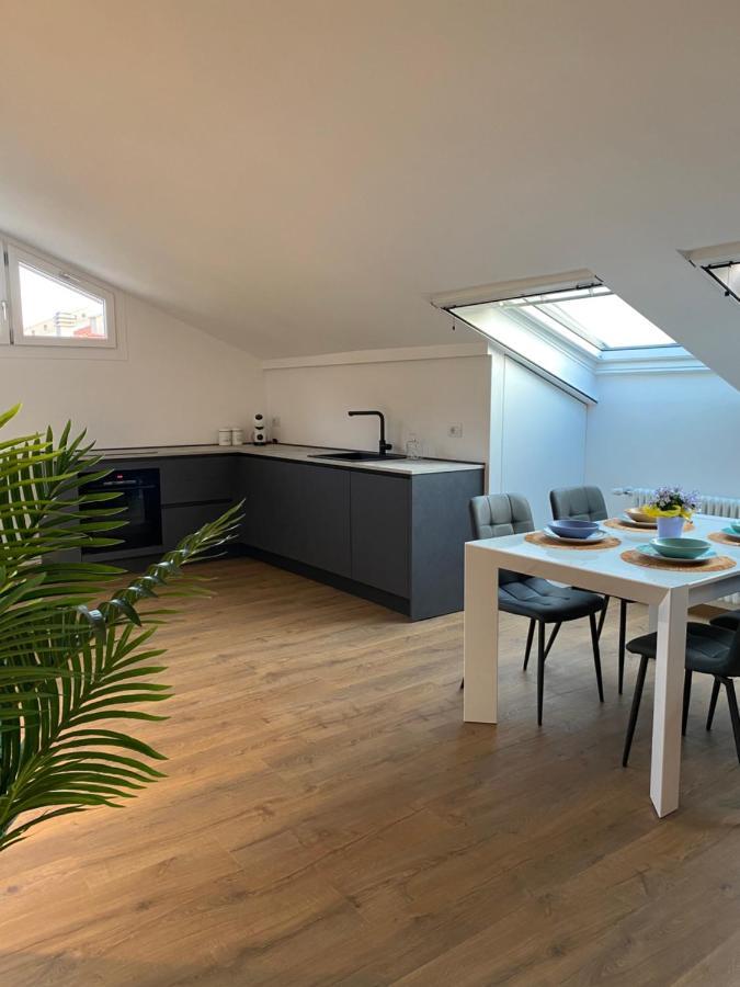 Sky View Apartment Como Exteriér fotografie